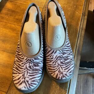 Bzees Fusion Comfort Slip On Washable Shoes Women's 11W New No Box